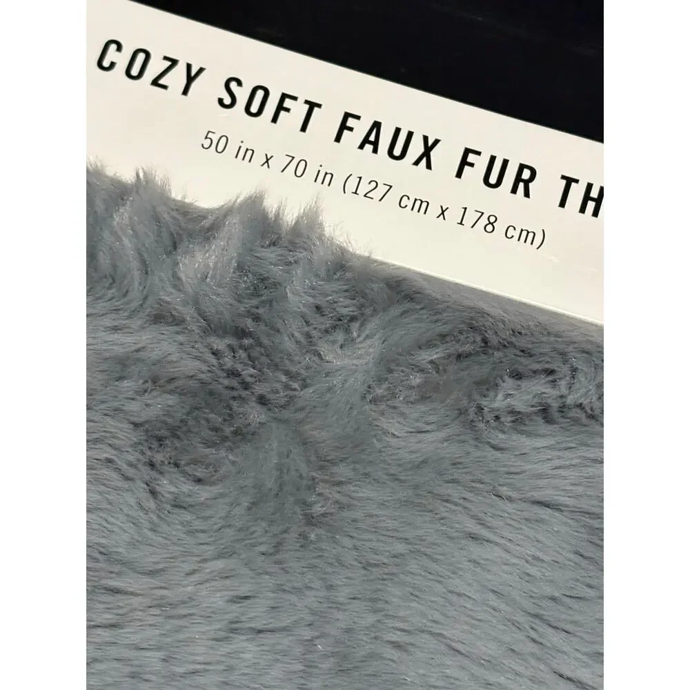 FRYE Faux Fur Throw Blanket 50 x 70” Reversible Grey Gray NWT TEXTURED Bubble